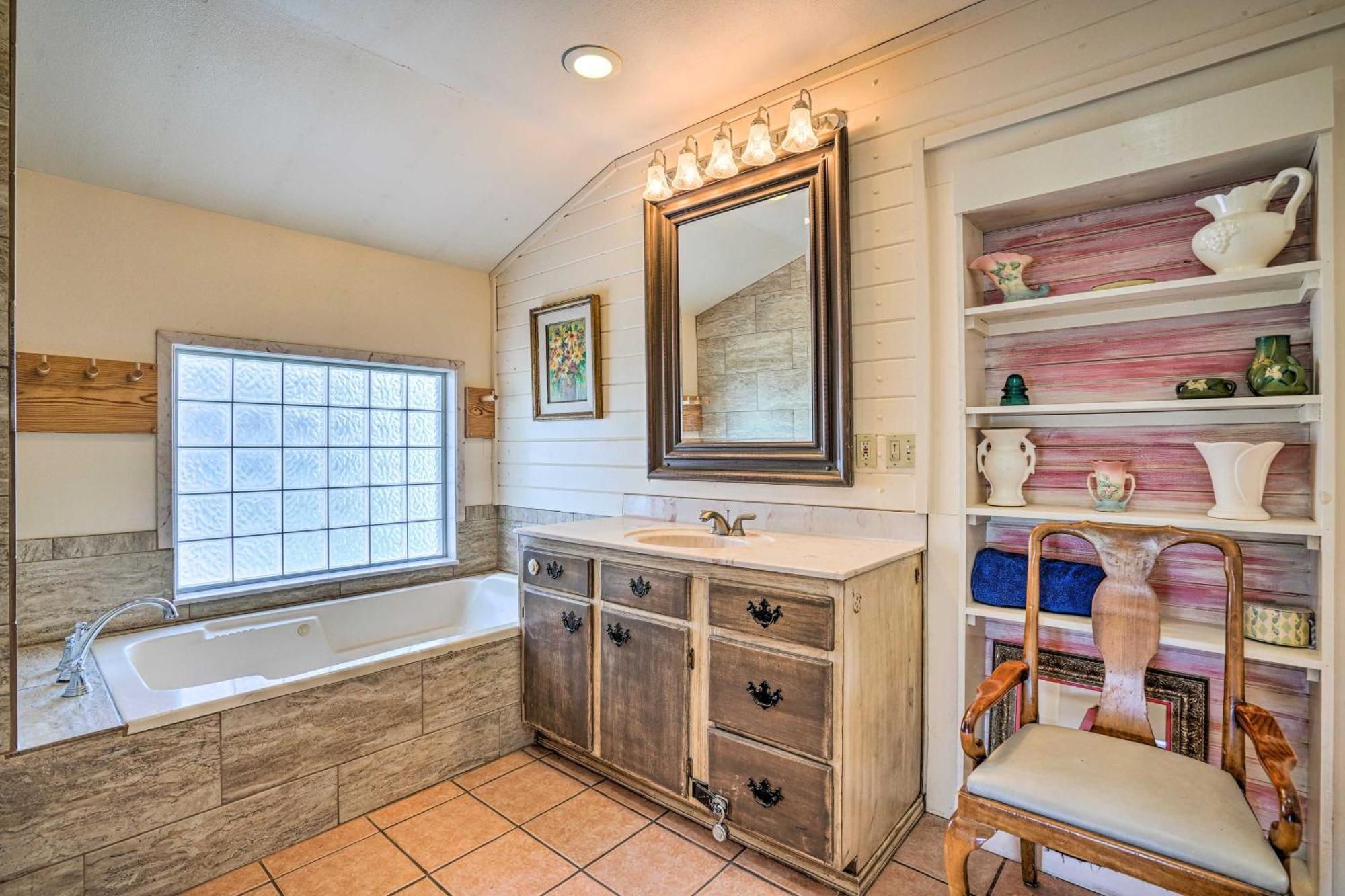 Waterfront Guadalupe River Lodge Home With Dock! Seguin Εξωτερικό φωτογραφία