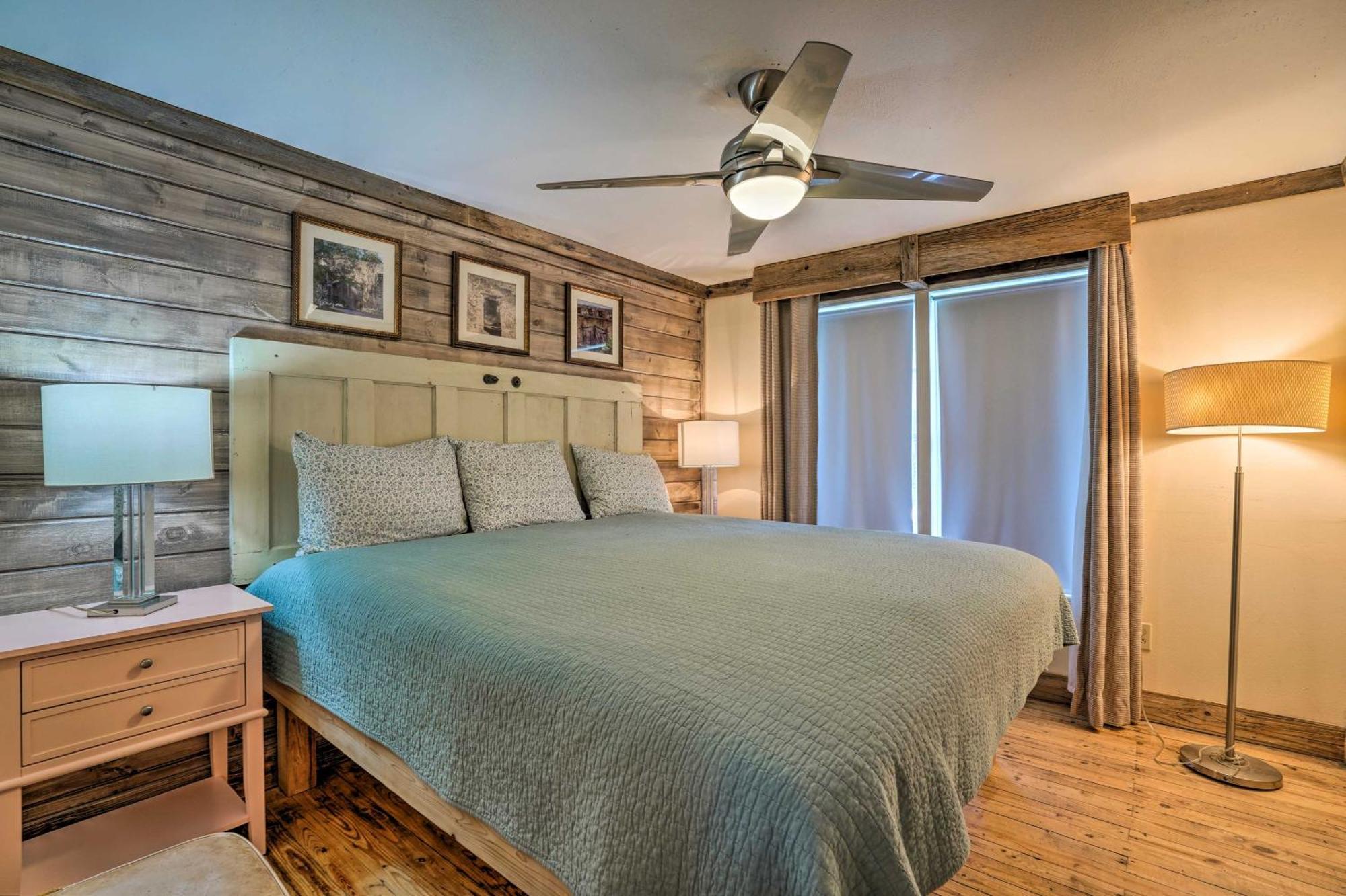 Waterfront Guadalupe River Lodge Home With Dock! Seguin Εξωτερικό φωτογραφία