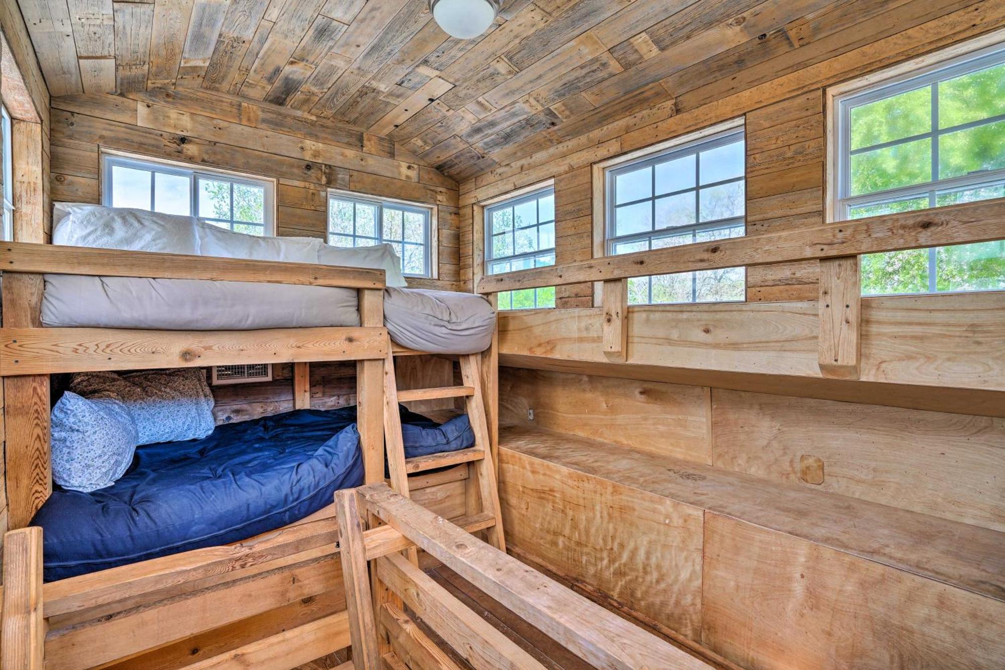 Waterfront Guadalupe River Lodge Home With Dock! Seguin Εξωτερικό φωτογραφία
