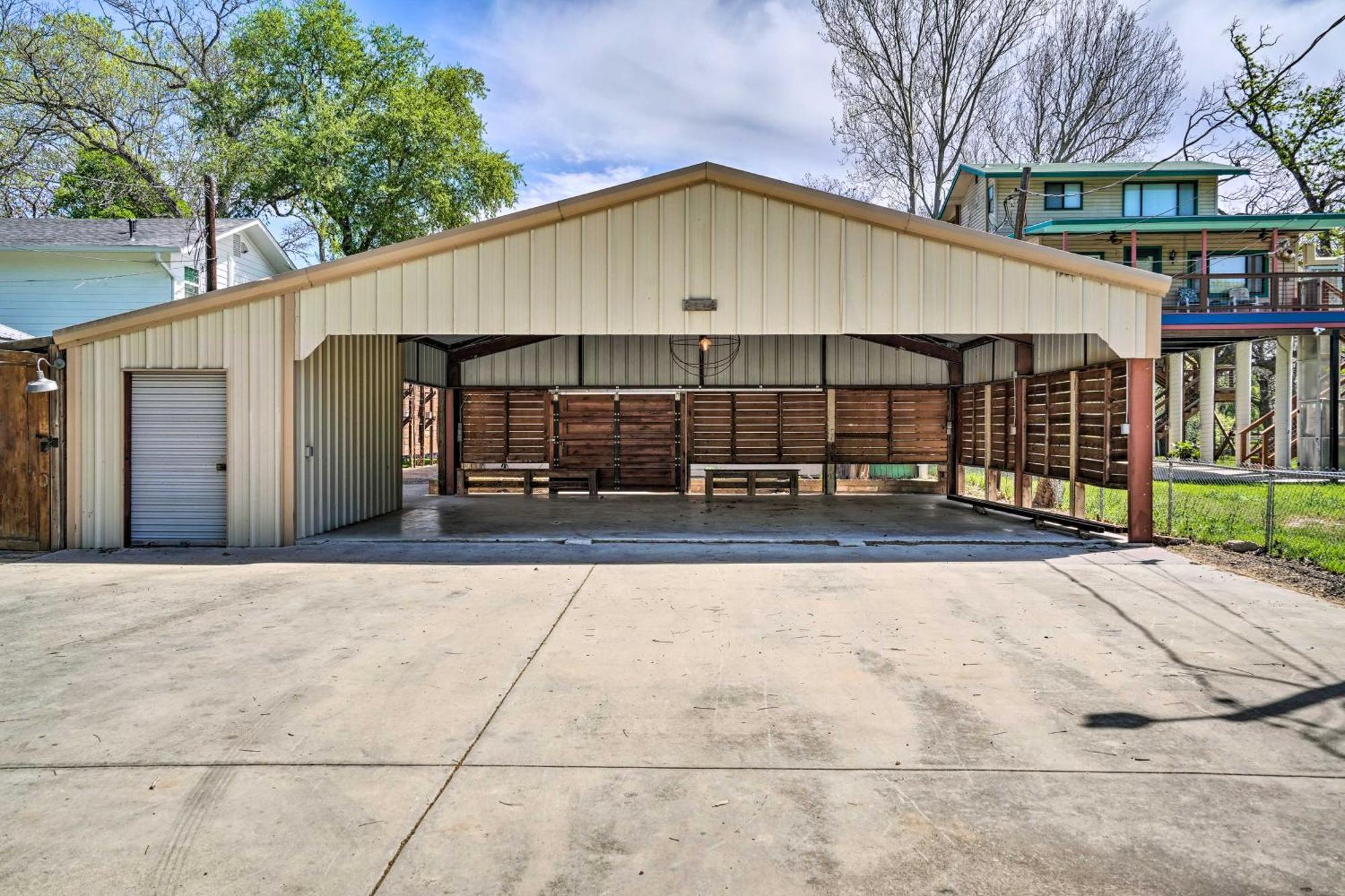 Waterfront Guadalupe River Lodge Home With Dock! Seguin Εξωτερικό φωτογραφία
